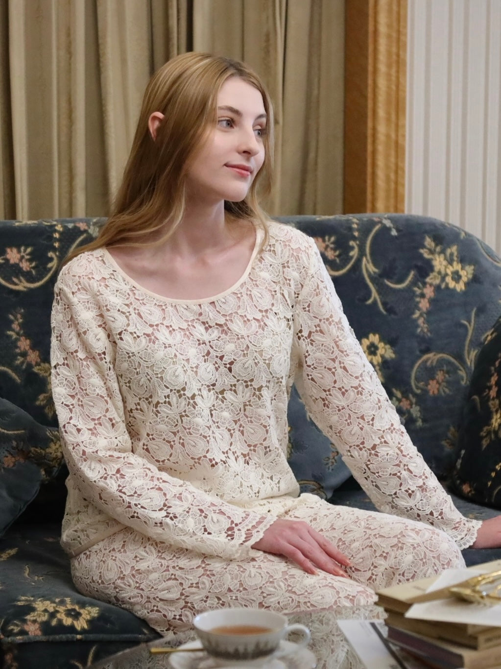 Miss Classic 総レースロングスリーブ