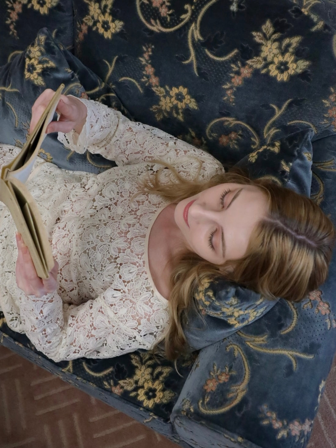 Miss Classic 総レースロングスリーブ